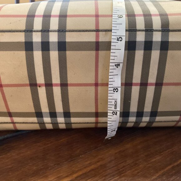 Authentic Burberry Designer Bag - Picture 8 of 8
